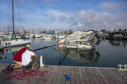 France, Vendée (85), Les-Sables-d'Olonne, Port Olona, ponton des voiliers du Vendée Globe, bateau à voile monocoque de régate de classe Mini 6,50 se préparant à participer à la minitransat