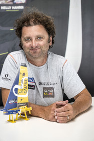 France, Vendée (85), Les-Sables-d'Olonne, Port Olona, ponton des voiliers du Vendée Globe, le skipper Arnaud Boissière du voilier monocoque de 60 pieds IMOCA La Mie Caline