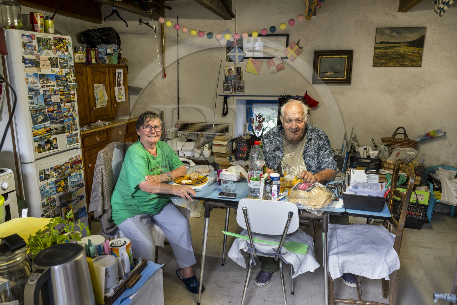 France, Morbihan (56), Ile de Groix, Kerohet, Gérard et Vivianne Boutin qui viennent à Groix depuis 1972