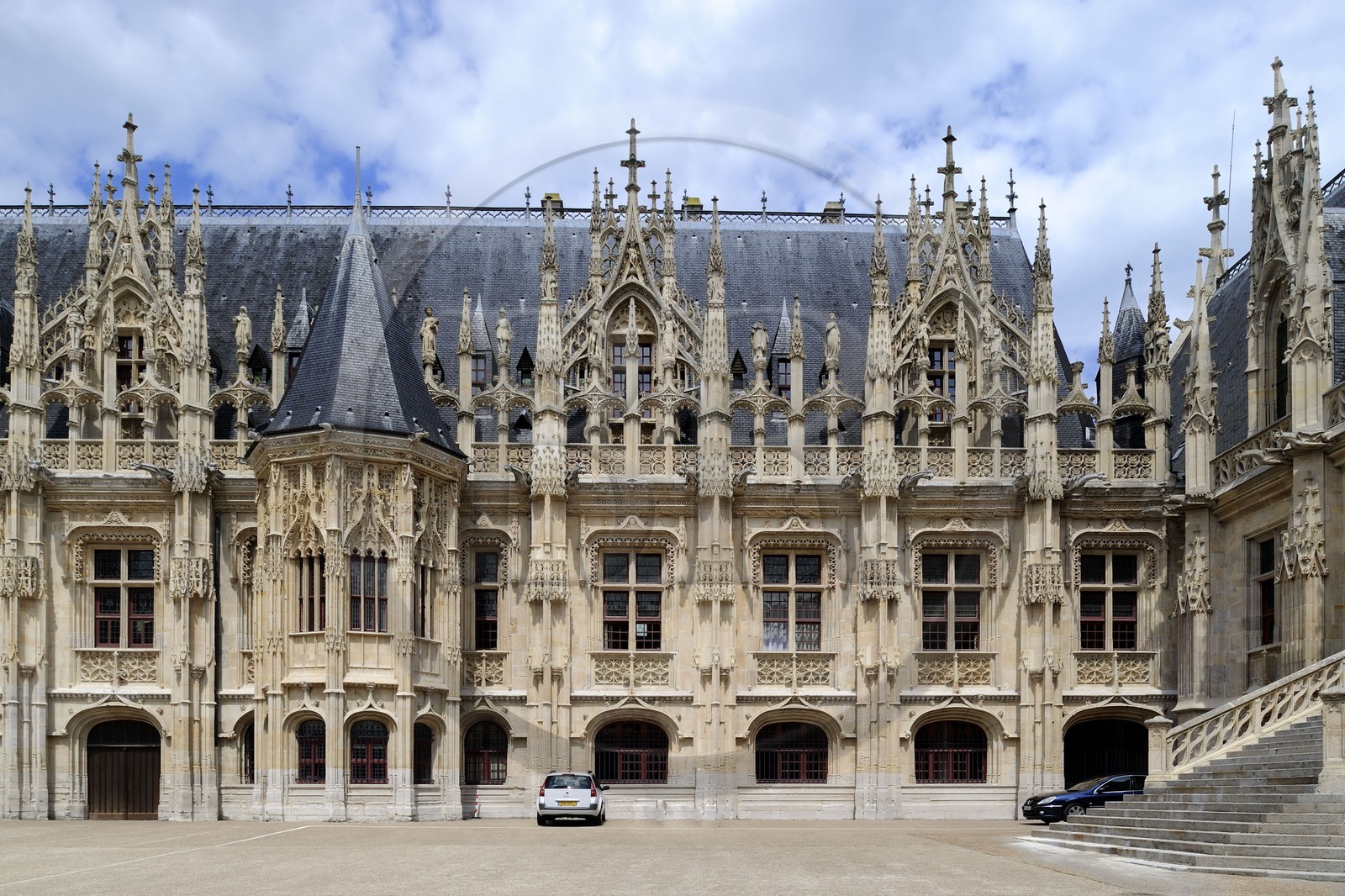 France, Seine Maritime, Rouen, the Palais de Justice which was once the seat of the Parlement (French court of law) of Normandy and a rather unique achievements of Gothic civil architecture from the late Middle Ages in France