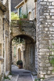 France, Alpes-Maritimes (06), Saint Paul de Vence, rue de l'Allée