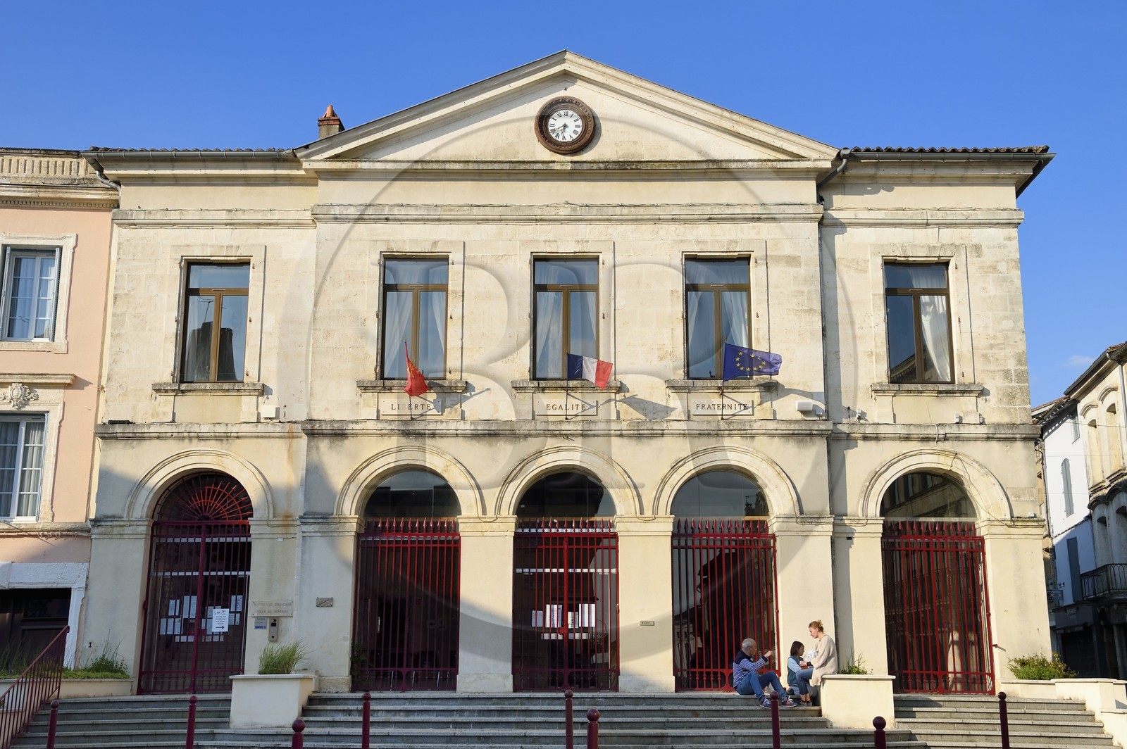 France, Dordogne (24), Périgord Vert, Nontron, facade de l'hôtel de ville
