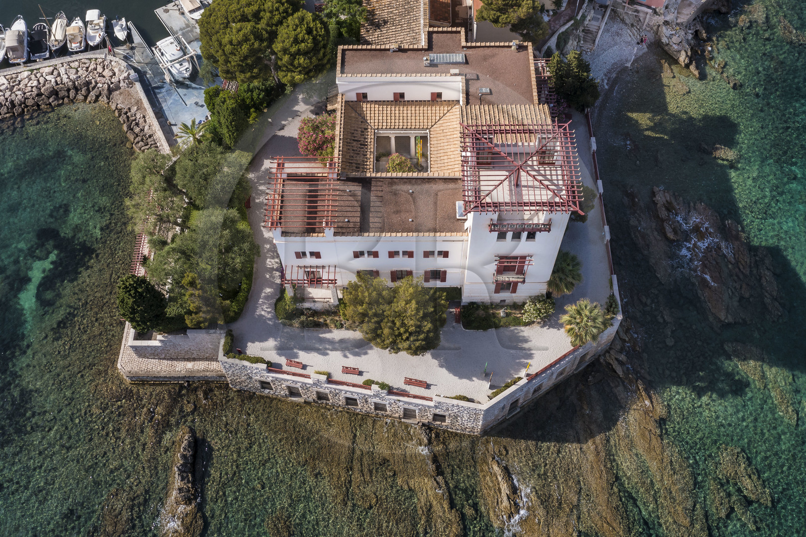 France, Alpes-Maritimes, Beaulieu-sur-Mer, neo-Greek style villa Kerylos build in 1908 by architect Emmanuel Pontremoli (aerial view)