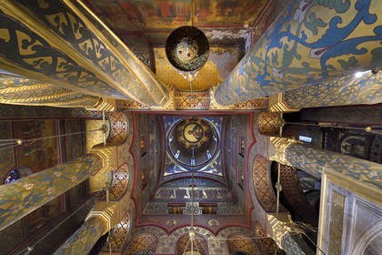 Roumanie, Valachie, Muntenie, le monastère de Curtea de Arges datant du XVIème siècle est aujourd'hui une église épiscopale qui abrite la nécropole des premiers rois de Roumanie