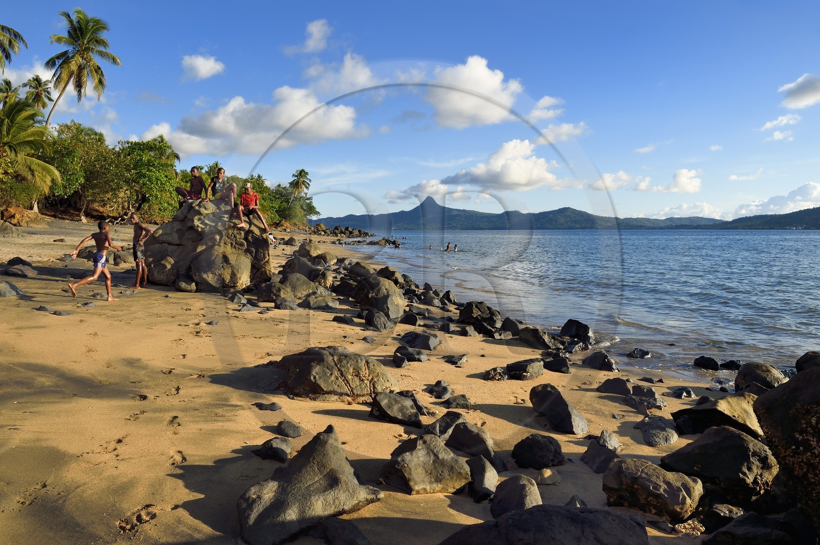 France, Mayotte island (French overseas department), Grande-Terre, Sada, kids playing on Tahiti beach (Mtsagnougni) in the Bay of Boueni