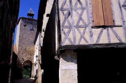 France, Gers (32), Fourcès, labellisé Les Plus Beaux Villages de France, église et maison du village