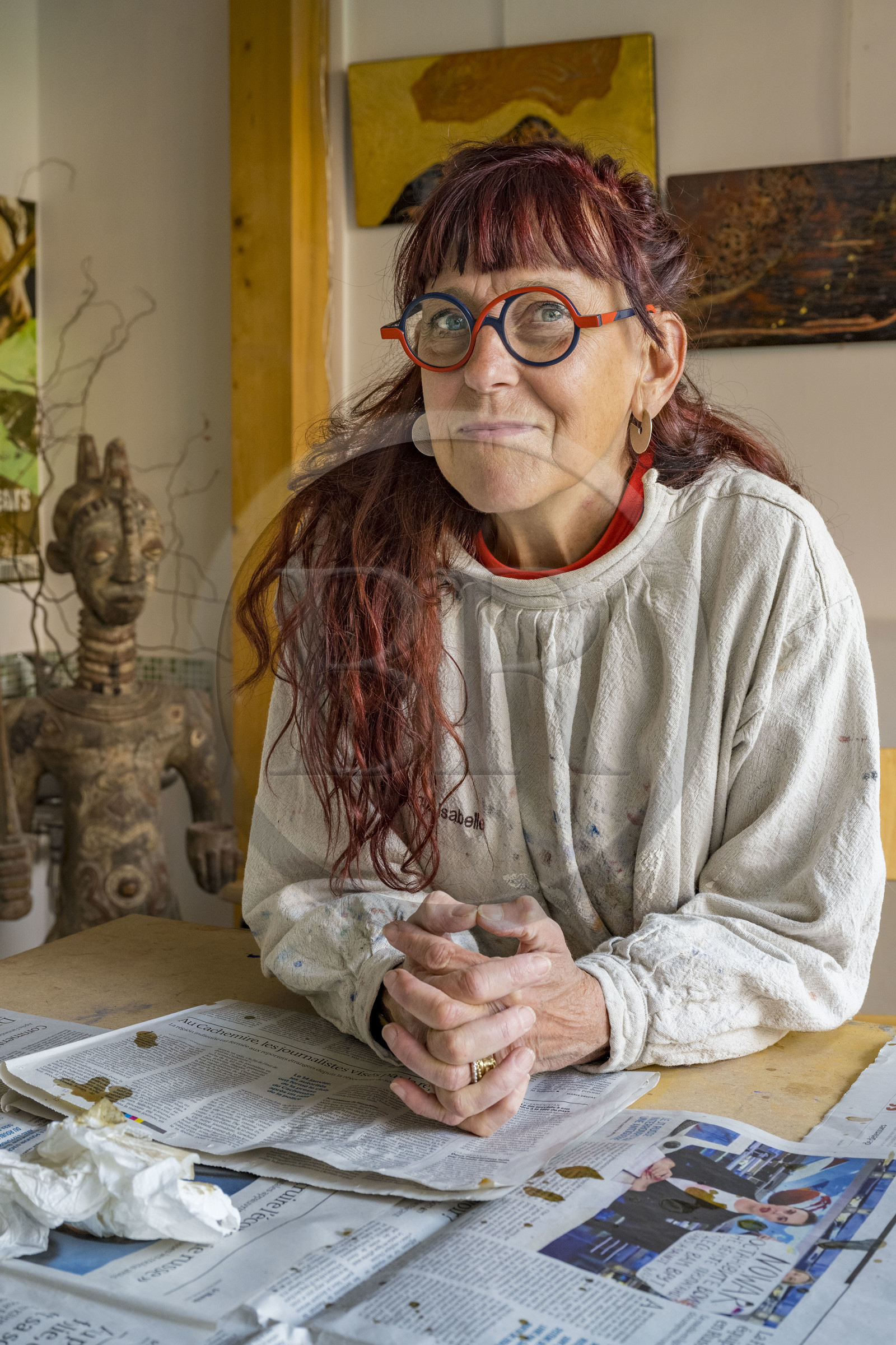 France, Hauts-de-Seine, Colombes, the french artist and lacquerer Isabelle Emmerique in her studio