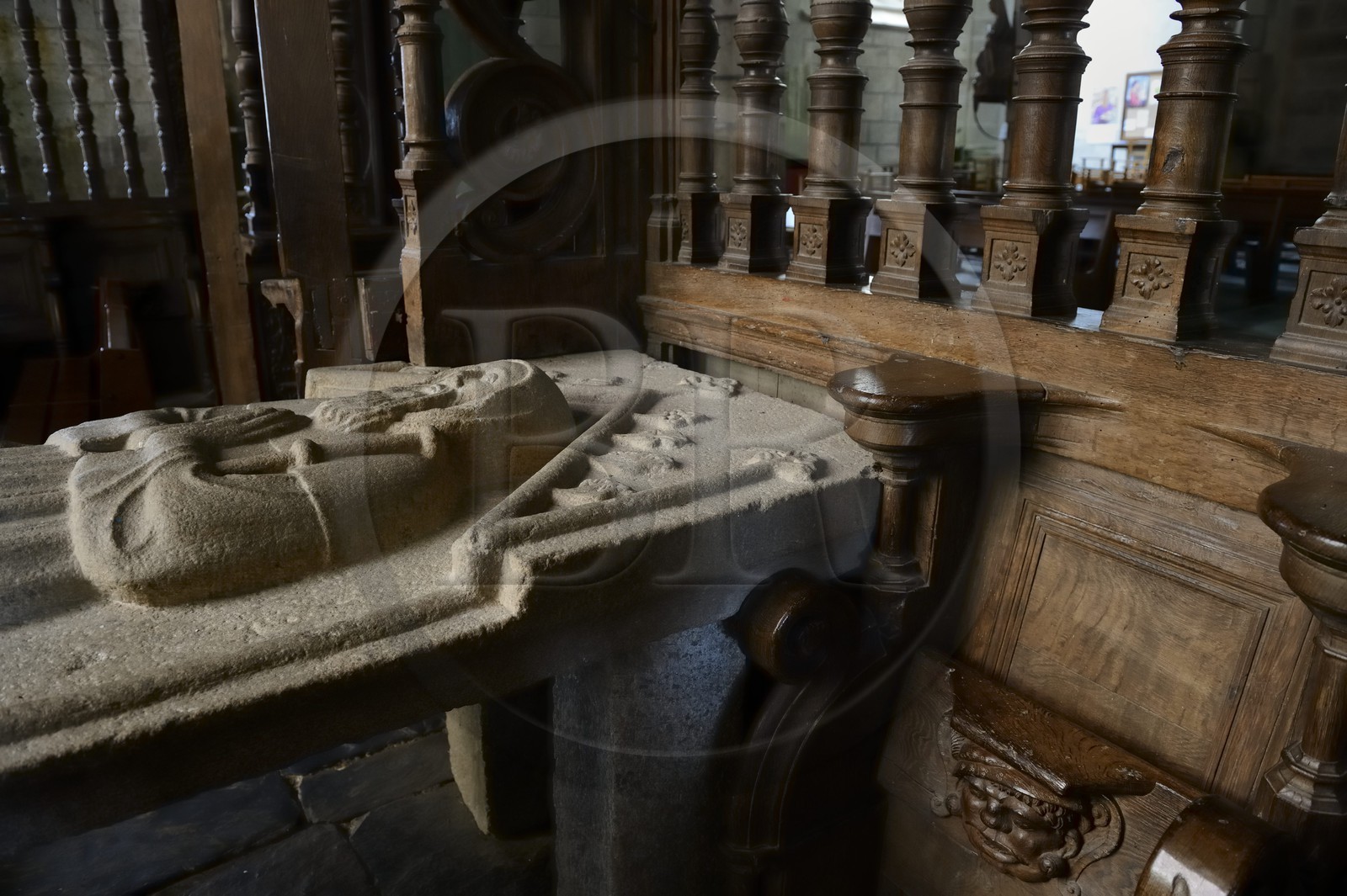 France, Finistère (29), la chapelle de Saint-Herbot de style gothique flamboyant, le gisant de saint Herbot