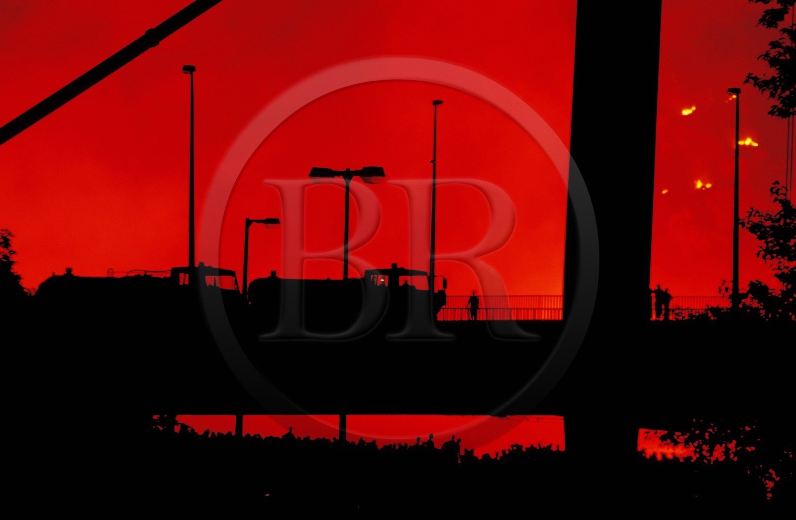 Hongrie, Budapest, Véhicules de pompiers sur un pont du Danube, Fête nationale du 20 août