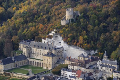 France, Val d'Oise, French Vexin Natural Park, la Roche-Guyon village, labelled Les Plus Beaux Villages de France (The Most Beautiful Villages of France), the castle and the Seine river (aerial view)