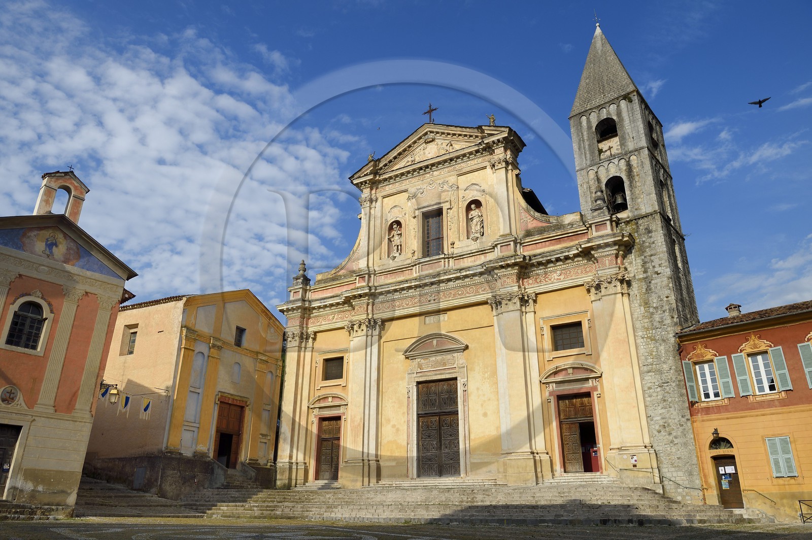 France, Alpes-Maritimes (06), vallée de la Bévéra, Sospel, place Saint Michel, la cathédrale Saint Michel