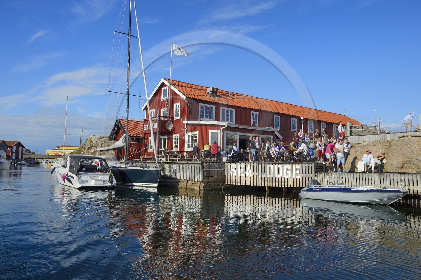 Suède, Västra Götaland, Smögen, le quai de l'hotel-restaurant Sea Lodge