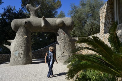 France, Alpes-Maritimes (06), Saint Paul de Vence, Fondation Maeght, musée d'art contemporain, labyrinthe Miro