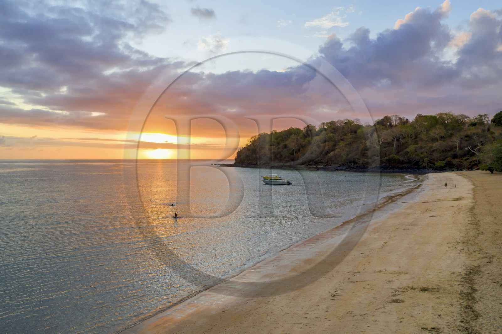France, Ile de Mayotte, Grande-Terre, Kani-Keli, le Jardin Maoré et la plage de N’Gouja (vue aérienne)