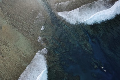 France, île de la Réunion, la Cote Ouest, le lagon de Saint-Gilles-Les-Bains, la Passe de l'Hermitage à l'Ermitage-les-Bains (vue aérienne)