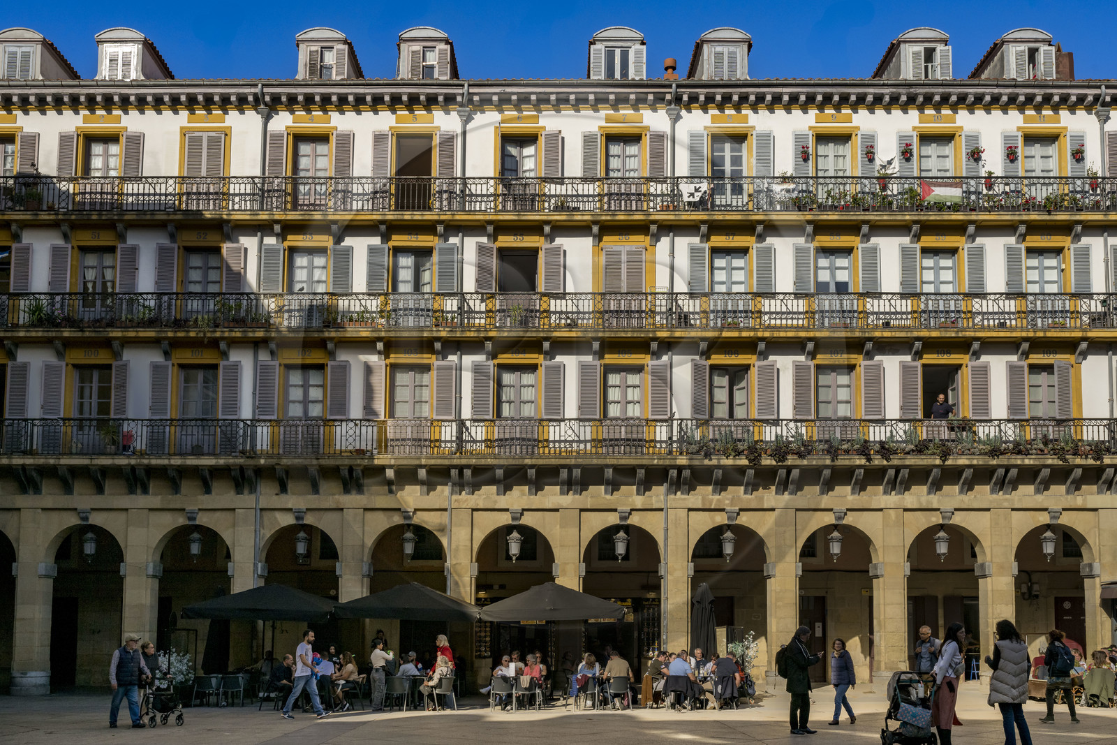 Spain, province of Gipuzkoa (Gipuzkoa), San Sebastian (Donostia), Constitution Square in the heart of the old town
