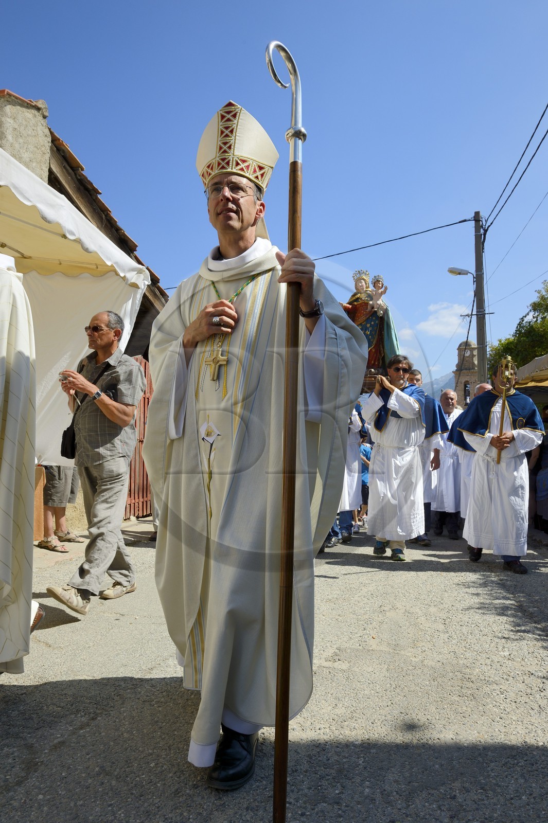 France, Haute-Corse (2B), région du Niolu (Niolo), Casamaccioli, fête de la Santa du Niolu où l'on célèbre la Nativité de la Vierge, l'évèque se doit d'être présent