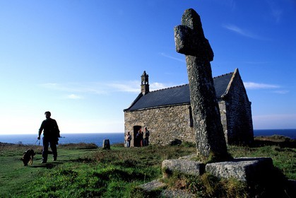 France, Finistere, stone cross in front of the Saint Samson chapel