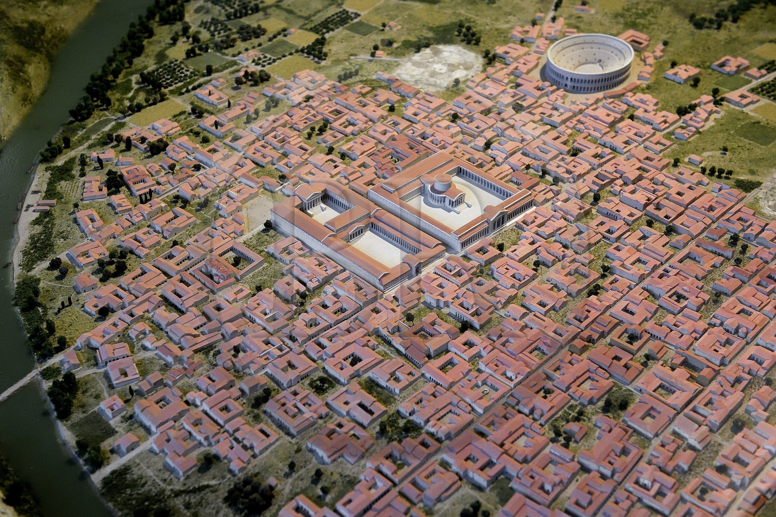 France, Dordogne (24), Périgord Blanc, Périgueux, musée Vesunna, Site-Musée Gallo Romain conçu par l'architecte Jean Nouvel (mention obligatoire), maquette de la ville romaine de Vesunna