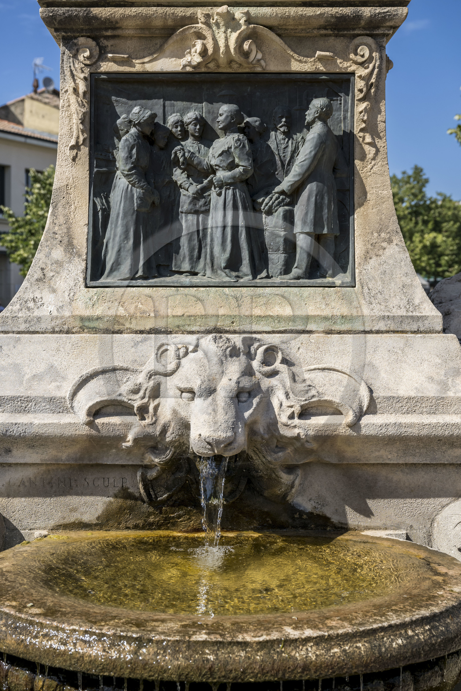 France, Vaucluse (84), L'Isle-sur-la-Sorgue, la fontaine Benoit (1907)