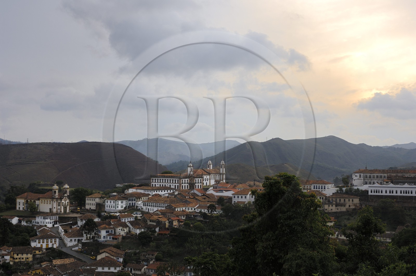 Brésil, état du Minas Gerais, Ouro Preto, centre historique classé Patrimoine Mondial de l' UNESCO, vue générale (Route de l' or, Estrada Real)