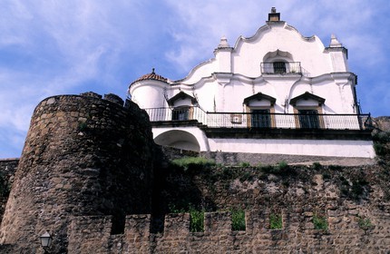 Spain, Estremadura, Plasencia, house built into the ramparts of the old town
