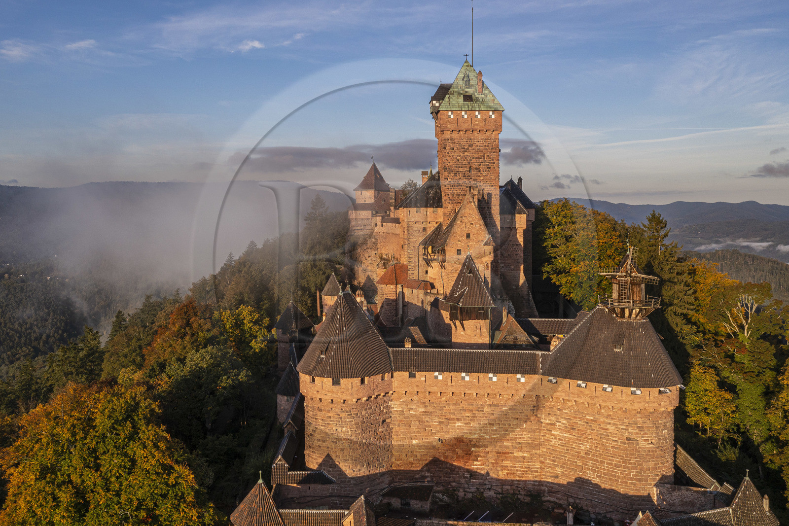 France, Bas-Rhin (67), Orschwiller, le chateau du Haut-Koenigsbourg sur les contreforts vosgiens (vue aérienne)