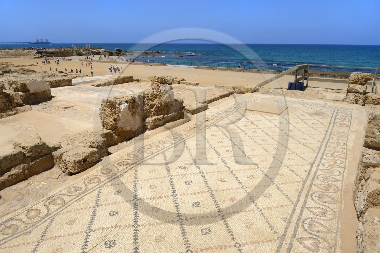 Israël, district d'Haifa, Césarée (Caesarea Maritima), ruines de Césarée, ruines des batiments de l'hippodrome romain