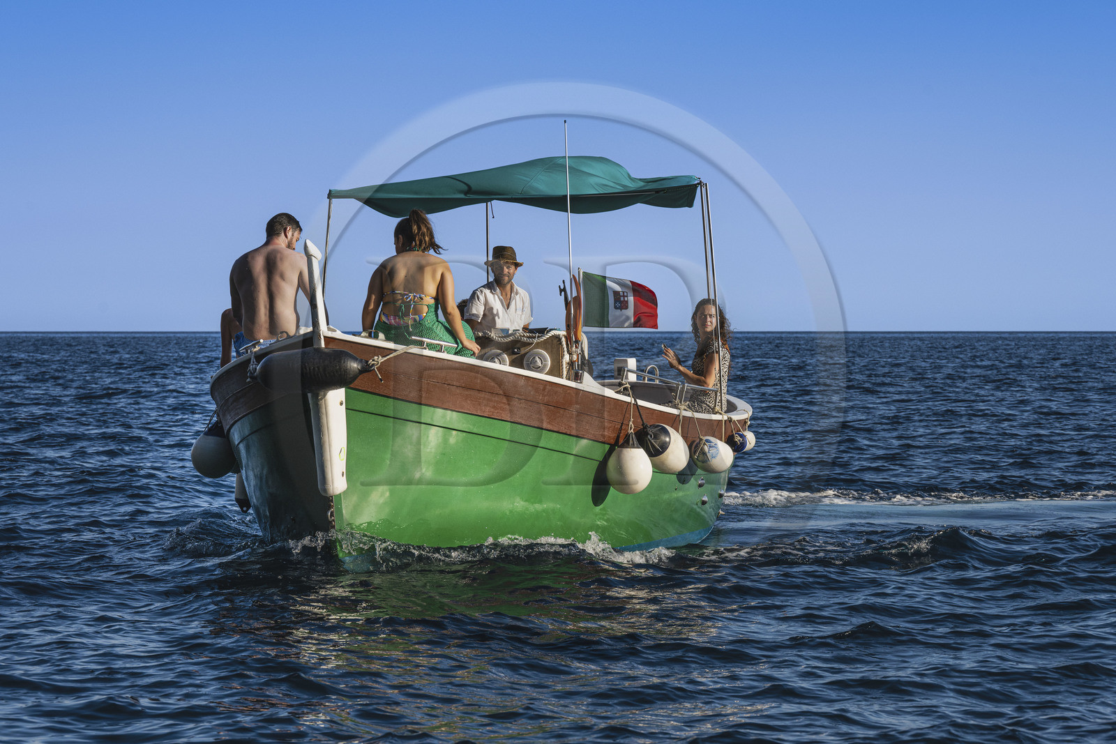 Italie, Ligurie, Cinque Terre, parc national des Cinque Terre classé Patrimoine Mondial de l'UNESCO, village de Vernazza, sortie en mer