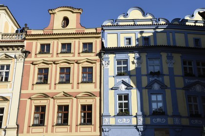 République Tchèque, Prague, centre historique classé Patrimoine Mondial de l'UNESCO, la vieille ville (Stare Mesto), place de la vieille ville (Staromestske namesti), facades de style Renaissance et baroque