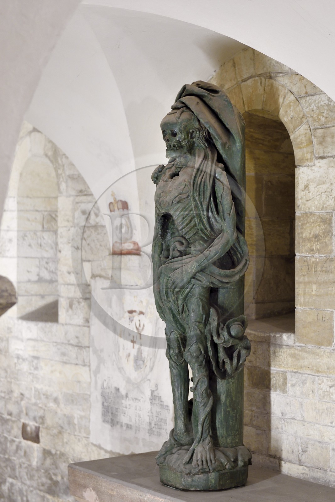 République Tchèque, Prague, Hradcany (quartier du château), chateau Royal, basilique Saint-Georges, la crypte, sculpture Renaissance représentant la Vanité du corps en décomposition