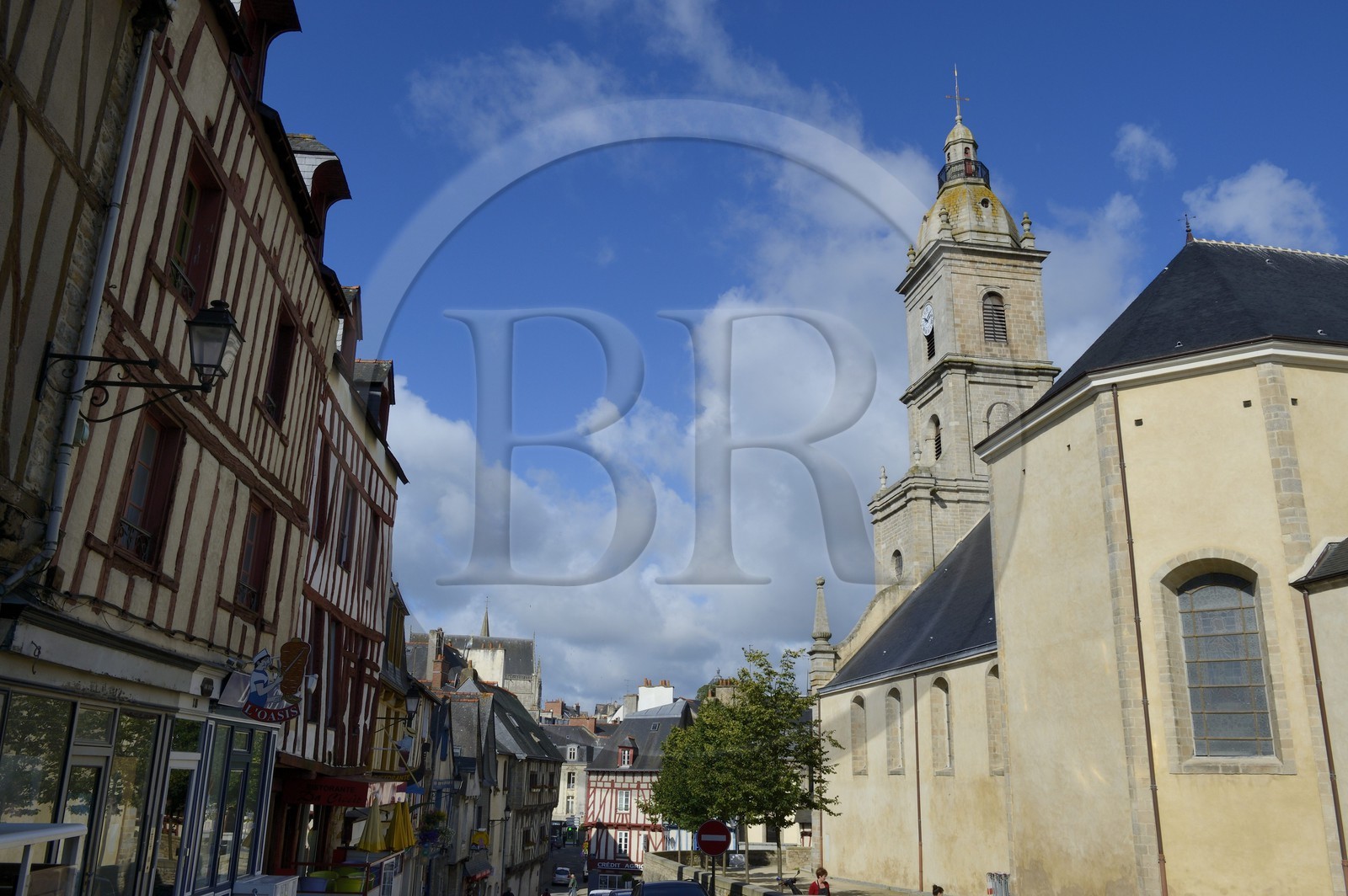 France, Morbihan, Gulf of Morbihan (Golfe du Morbihan), Vannes, Saint Patern Church seen from rue Saint Patern