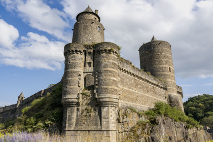 France, Ille-et-Vilaine, Fougeres, 12th century fortified castle, the Poterne or Amboise tower overlooked by the Gobelins tower, the Mélusine tower in the background