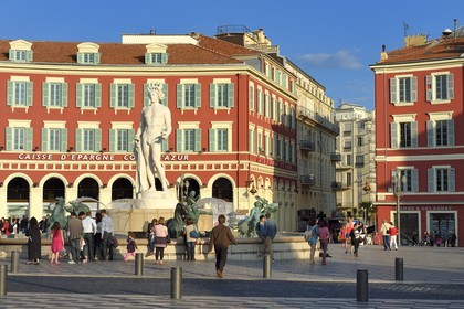 France, Alpes-Maritimes (06), Nice, quartier du Vieux-Nice, place Masséna, la Fontaine du Soleil