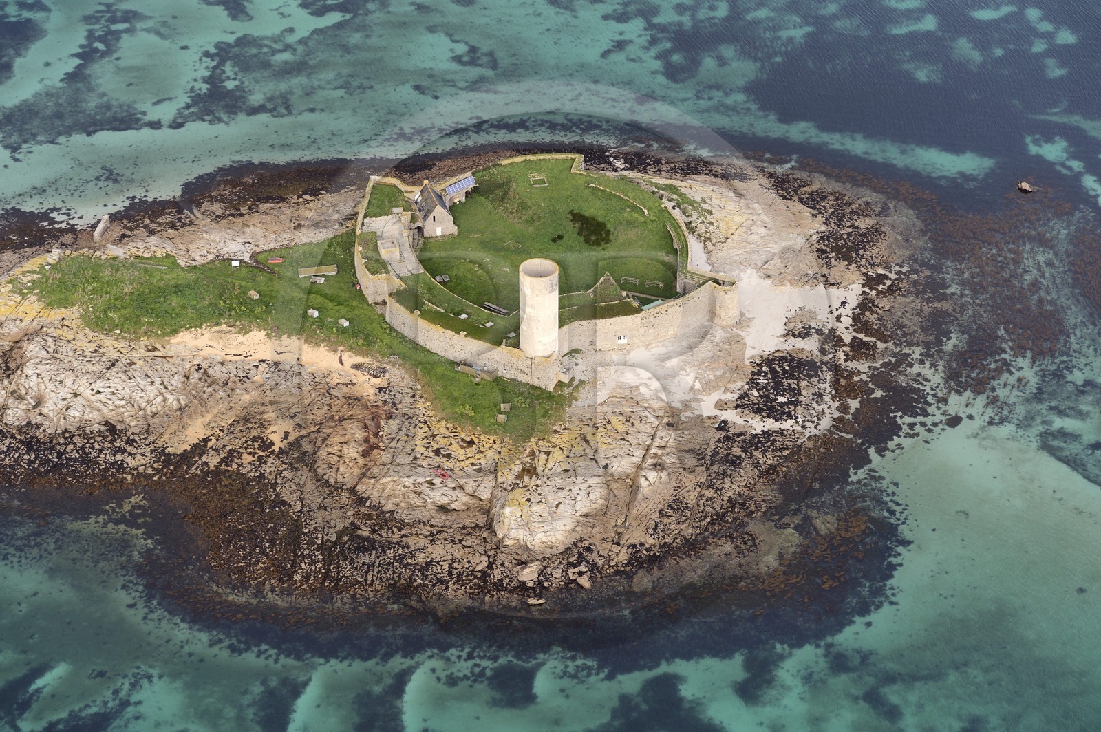 France, Finistère (29), La Foret Fouesnant, archipel des Glénan, Fort Cigogne sur l'Ile Cigogne (vue aérienne)
