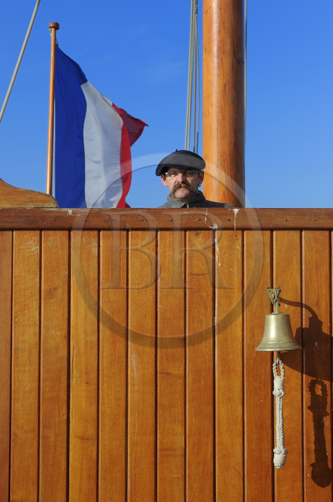 France, Seine-Maritime (76), Pays de Caux, Côte d'Albâtre, Fécamp, sortie en mer à bord du vieux gréement la Tante Fine, le capitaine Asterix