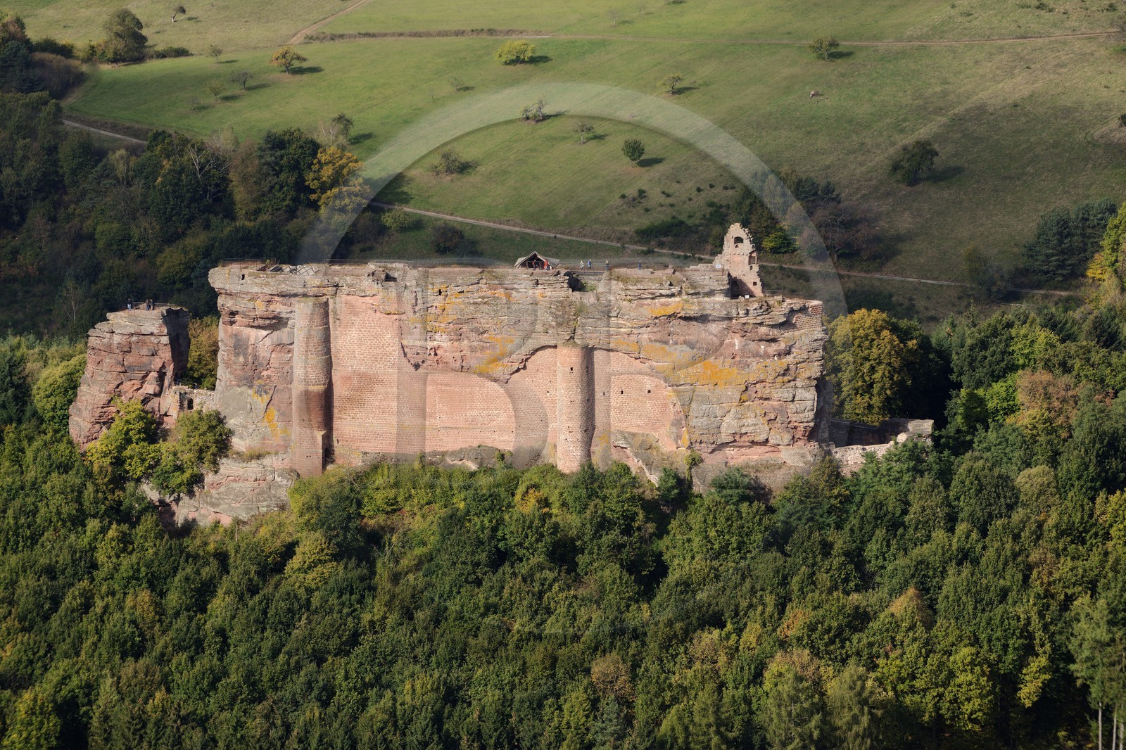 France, Bas-Rhin (67), château de Fleckenstein (photo aérienne)