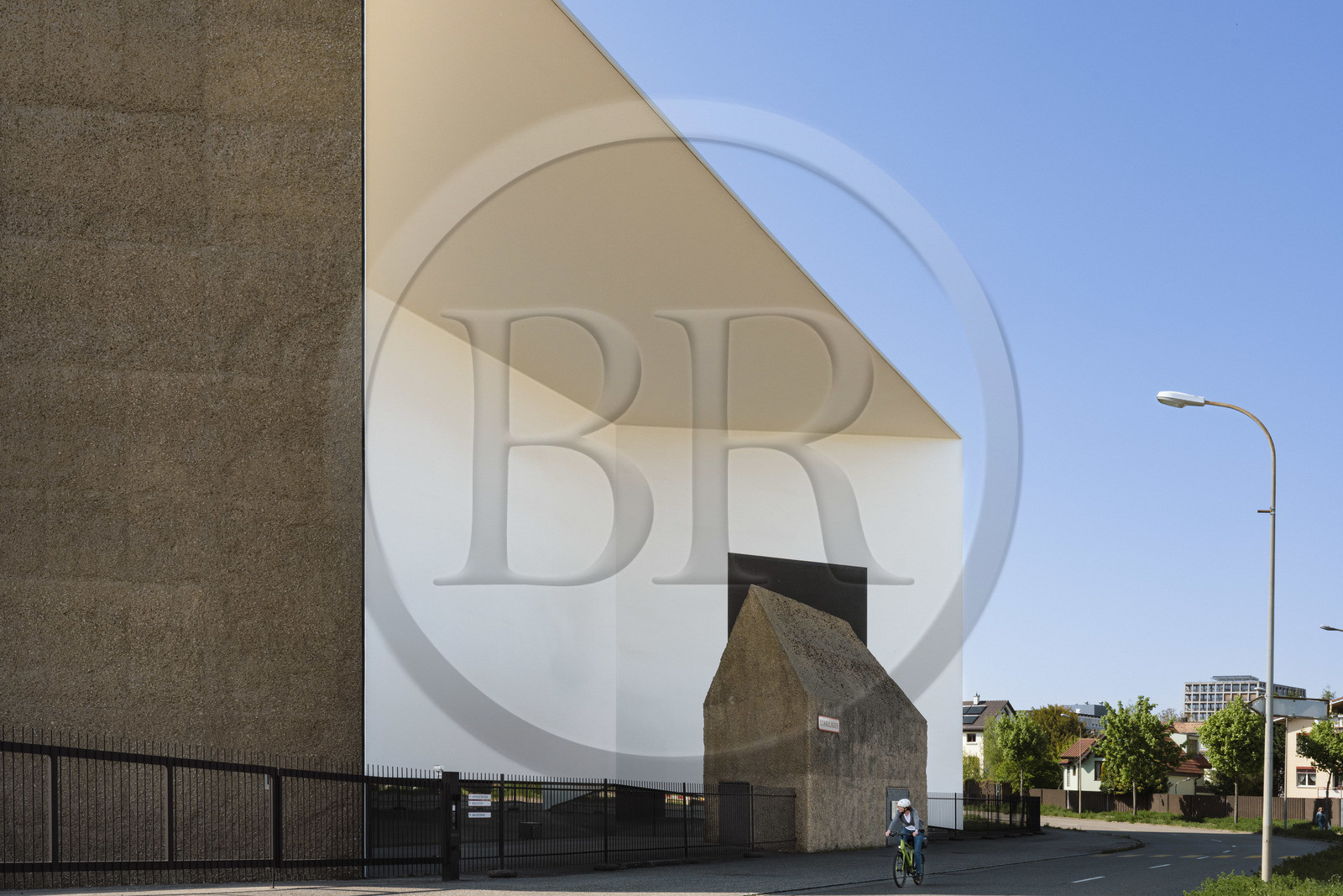 Suisse, Bâle, espace d'Art Schaulager des architectes Herzog et de Meuron, la façade extérieure