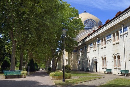 France, Allier (03), Vichy, Thermes des Dômes ou ancien Grand Établissement thermal en bordure du parc des Sources