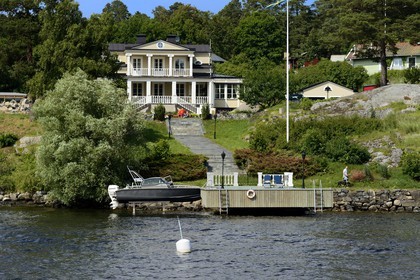Suède, archipel de Stockholm, Lännerstasundet, belle villa
