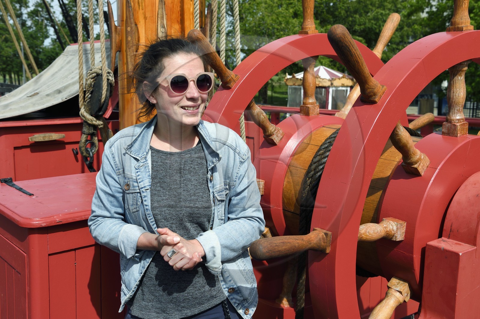 France, Charente-Maritime (17), Rochefort, Centre International de la mer dans l'ancien Arsenal maritime de Rochefort, la frégate Hermione réplique du trois-mats où le marquis de Lafayette embarqua pour l’Amérique en 1780, Amandine Delahay était gabière à bord lors de la traversée inaugurale vers New York en 2015