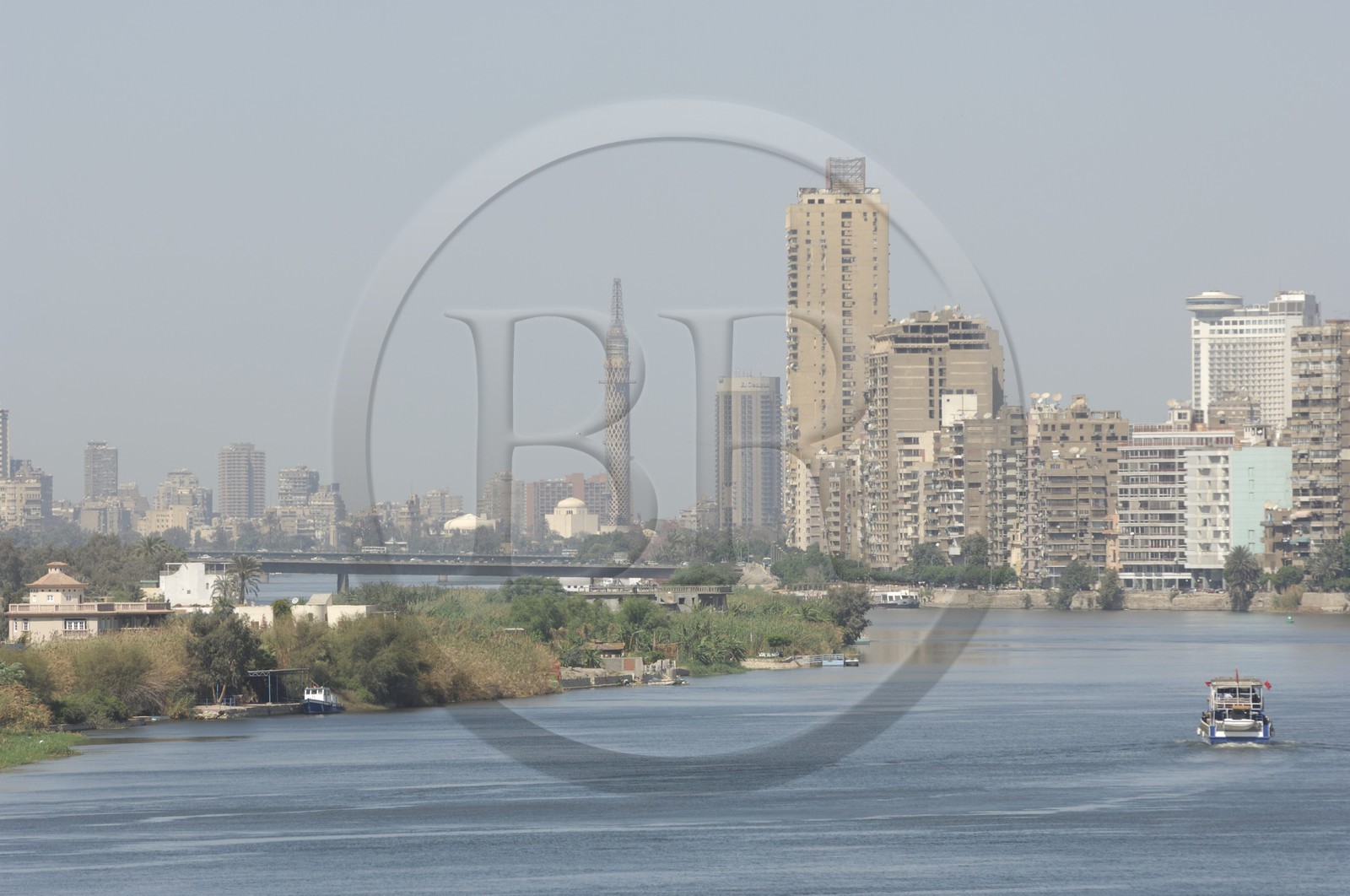 Egypte, Le Caire, le Nil et la Tour du Caire de l'architecte Naoum Chebib