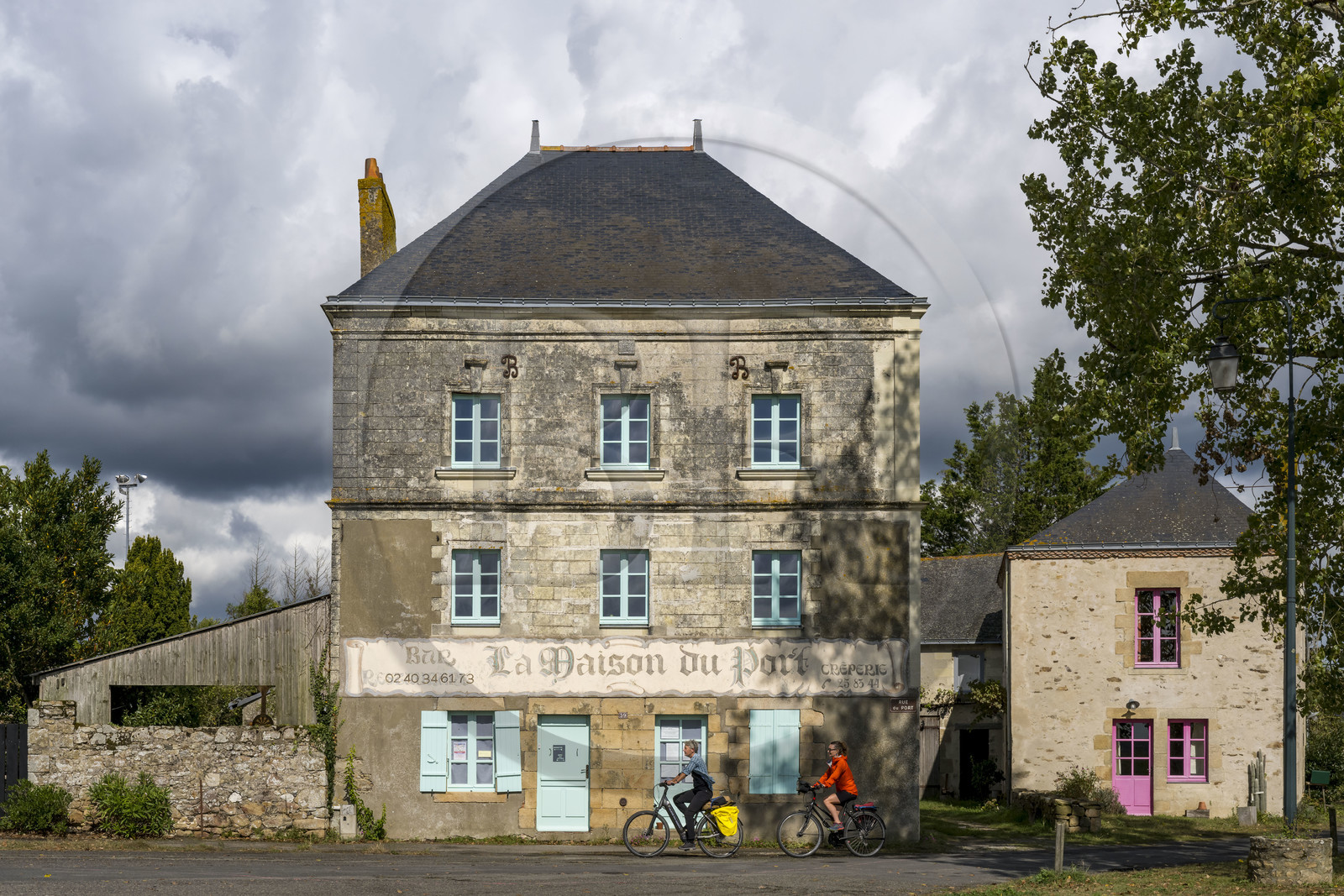 France, Loire-Atlantique (44), Lavau-sur-Loire, maison originale qui a servi de modèle à l'artiste Jean-Luc Courcoult pour réaliser La Maison dans la Loire de Couëron