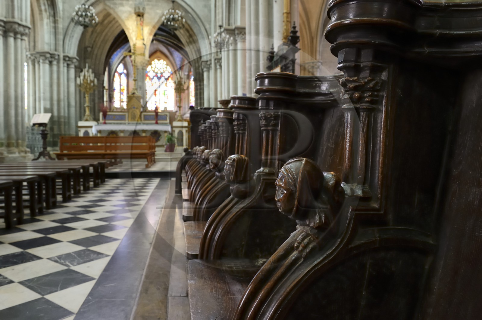 France, Ille-et-Vilaine (35), Baie du Mont-Saint-Michel, Dol-de-Bretagne, la cathédrale gothique Saint-Samson, de part et d'autre du chœur sont réparties 77 stalles datées du XIVème siècle sur deux rangs
