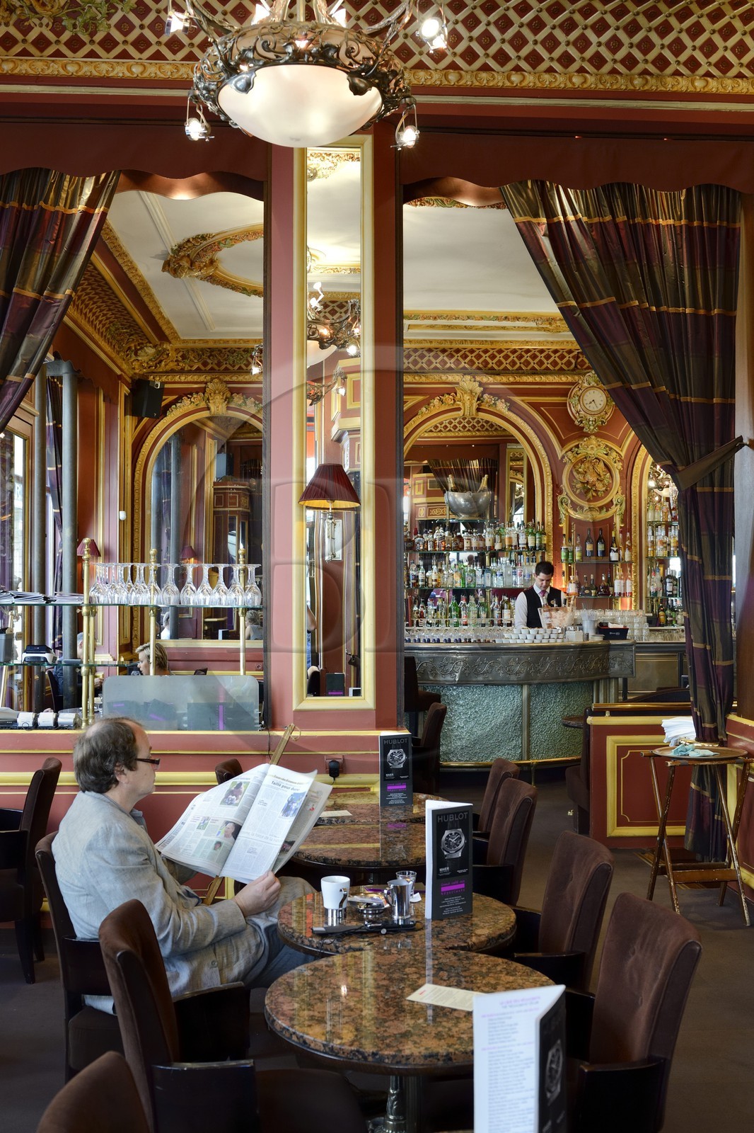 France, Rhône (69), Lyon, site historique classé Patrimoine Mondial de l'UNESCO, restaurant le Grand Café des Négociants place Francisque Régaud