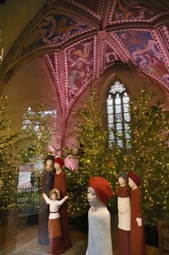 France, Haut-Rhin (68), Kaysersberg, Chapelle Saint-Michel de Kaysersberg avec ses décorations de Noël
