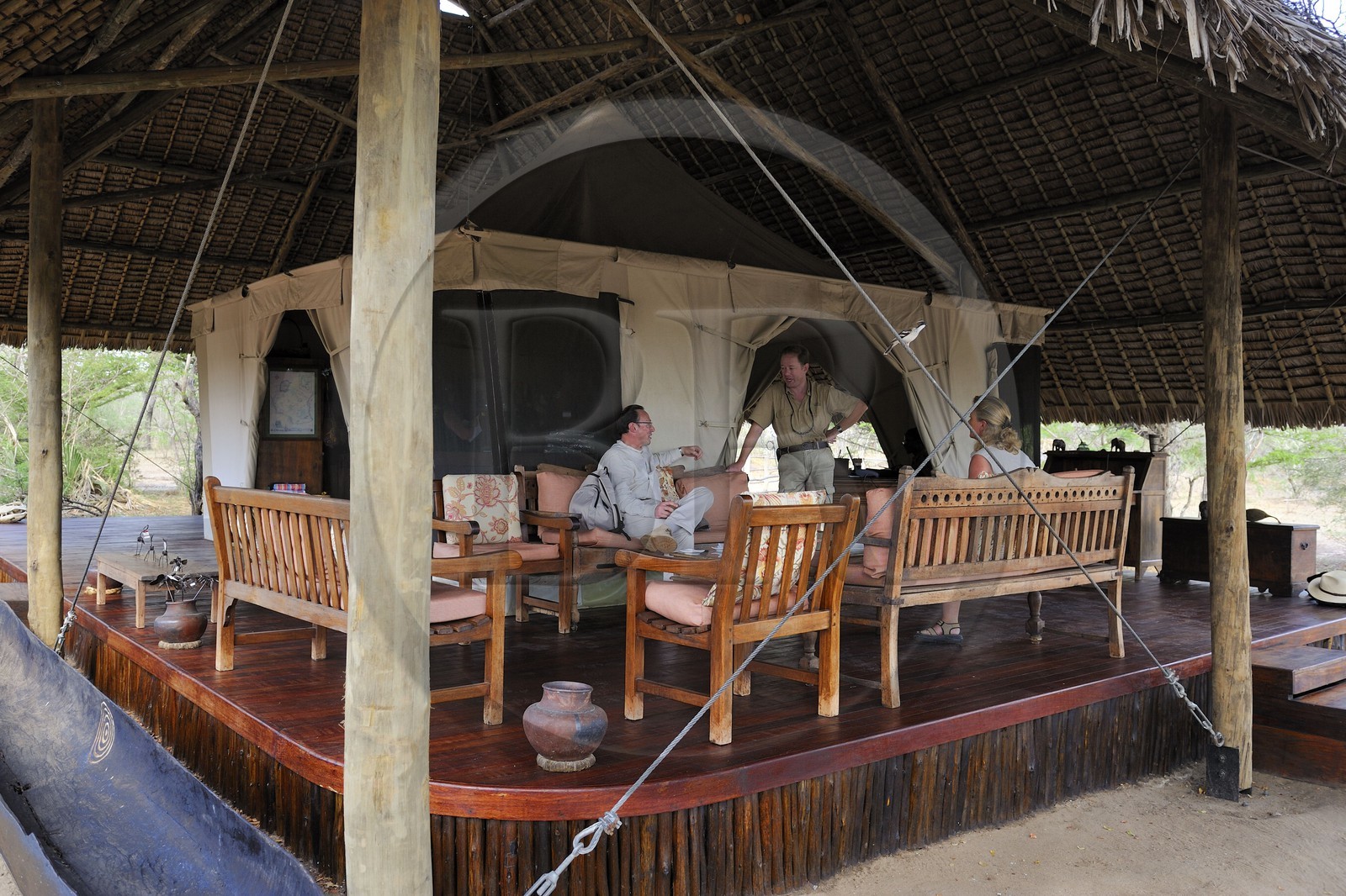 Tanzanie, Reserve de gibier de Selous une des plus grandes zones protégées au monde et inscrite sur la liste du patrimoine mondial de l’Unesco depuis 1982, le très exclusif Selous Camp, la tente de reception