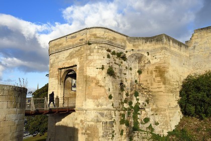 France, Calvados (14), Caen, le château ducal de Guillaume le Conquerant, porte Saint-Pierre