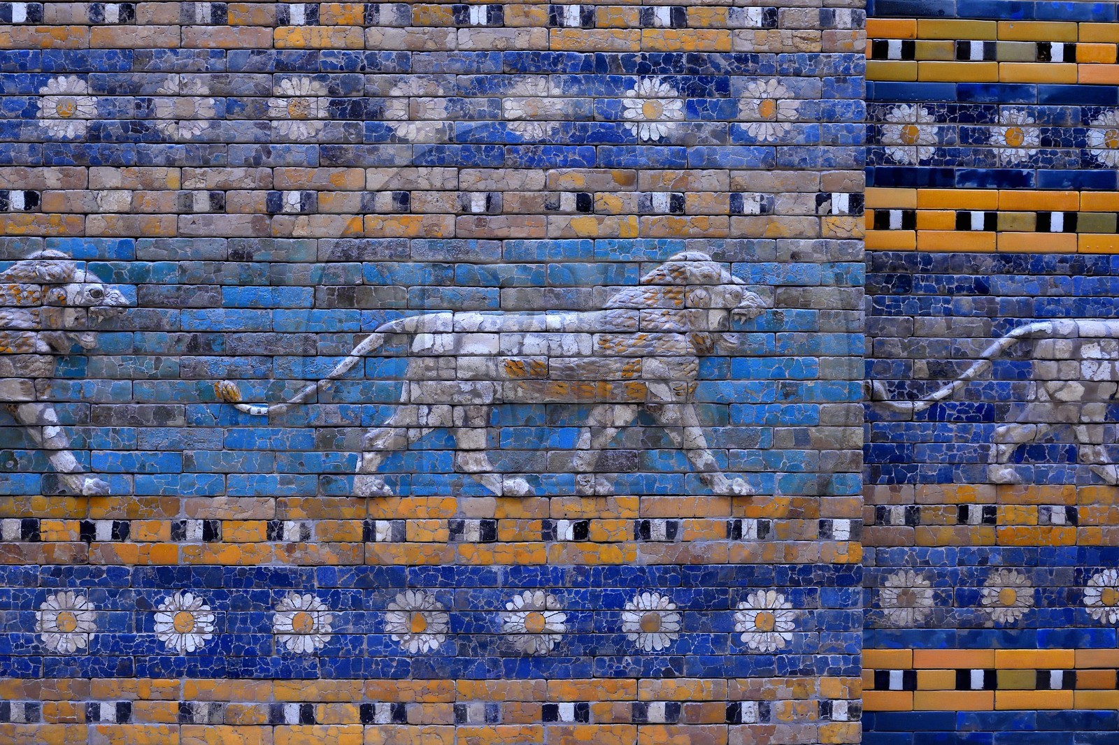 Germany, Berlin, Museum Island, listed as World Heritage by UNESCO, Pergamon Museum (Pergamonmuseum), Ishtar Gate, built in 580 BC (Neo Babylonian Empire) by King Nebuchadnezzar II in Babylon (Irak), antique ceramic frieze with lions