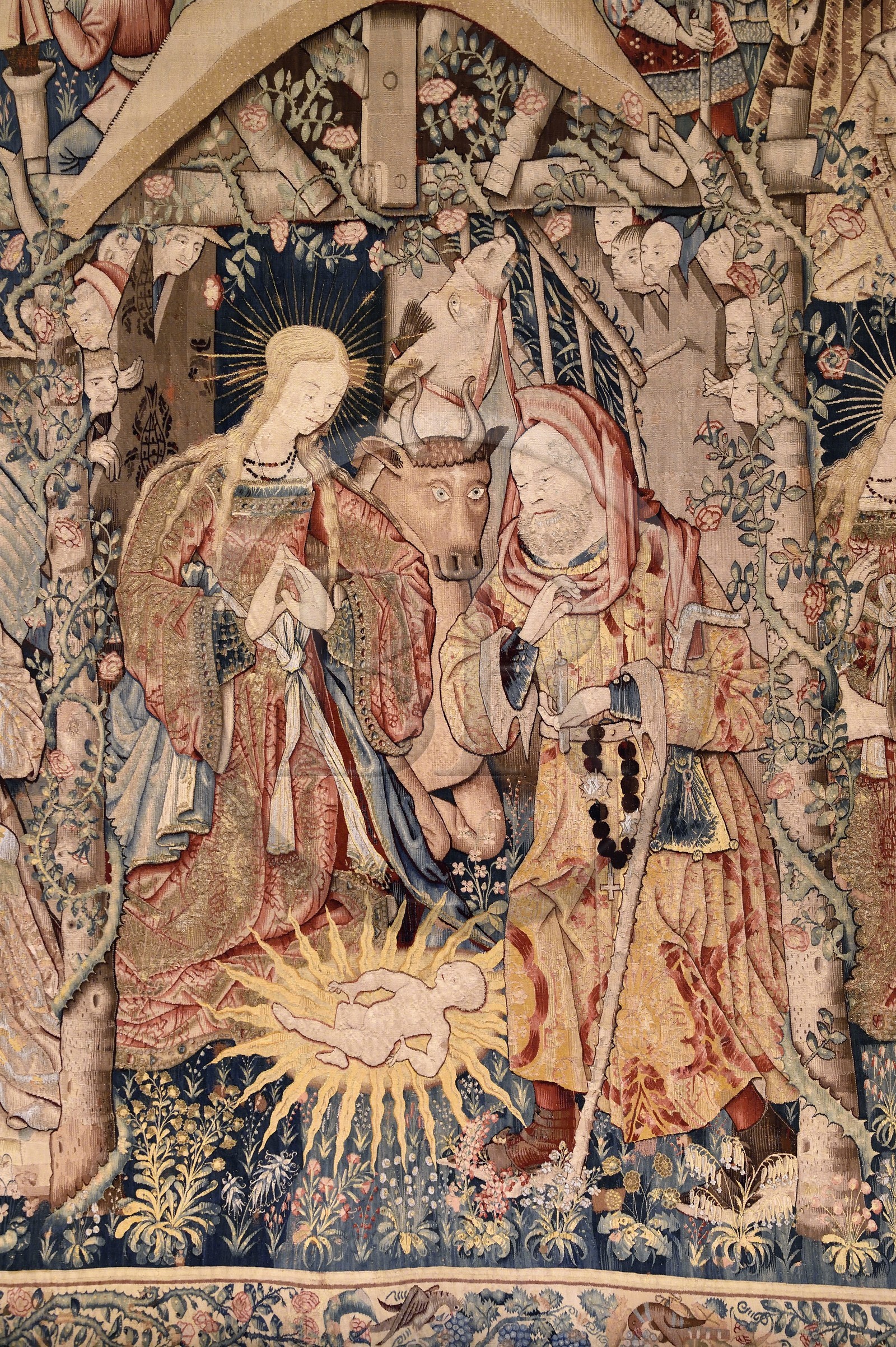 France, Haute-Loire (43), Parc naturel régional Livradois-Forez, l'abbaye de La Chaise-Dieu, tapisserie personnelle de l’Abbé Jacques de Saint-Nectaire exposée dans l'ancienne chapelle du Collège, la Résurrection du Christ de l'évangile apocryphe de Saint-Pierre tapisserie flamande réalisée au XVIe siècle